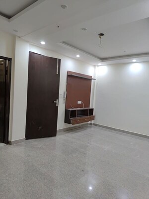 Room in 3 BHK Builder Floor at Rama Park – for Rent