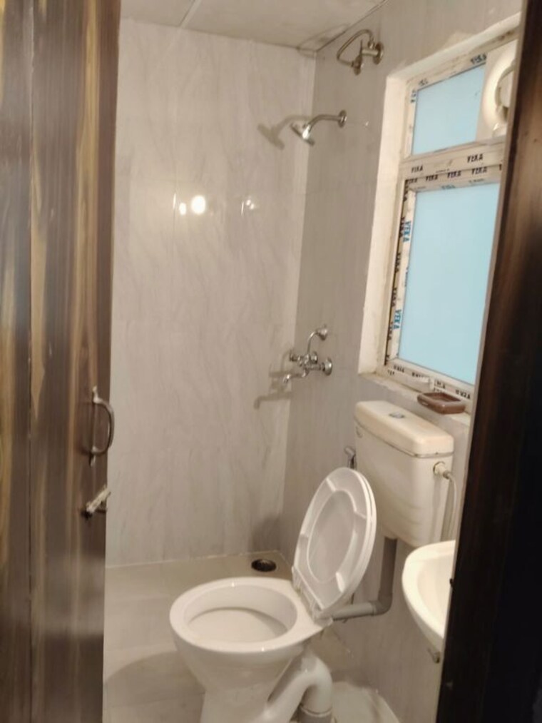 Bathroom, pivotal-devaan 1 Bedroom 450 Sq.Ft. Apartment In Sector 84 Gurgaon 10401160