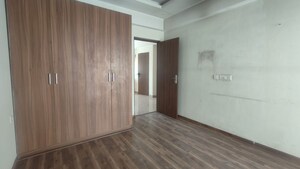 Room in 2 BHK Apartment at Suncity Vatsal Valley, Gwal Pahari – for Rent