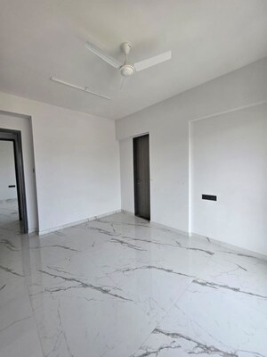 3 BHK Apartment For Rent in Je And Vee Om Trimurti, Malad East