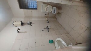 Bathroom in 1 RK Apartment at Green Field Apartment Santacruz, Santacruz East – for Rent
