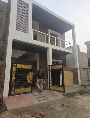 3.5 BHK Independent House For Sale in Maulviganj