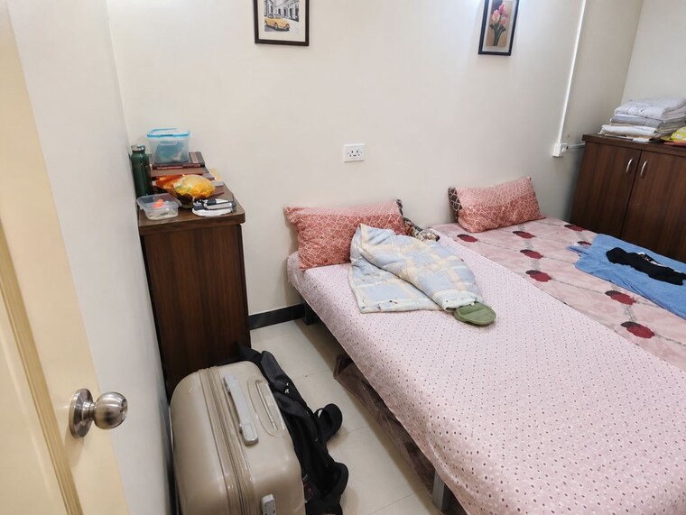 Bedroom, race course 4 Bedroom 1800 Sq.Ft. Apartment In Race Course Vadodara 10389066