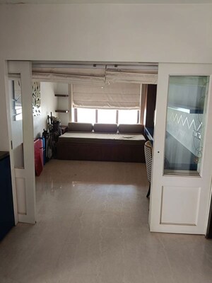 Room in 4 BHK Apartment at Worli – for Sale