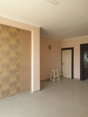 Room in 3 BHK Builder Floor at Rps Palms, Sector 88 – for Rent
