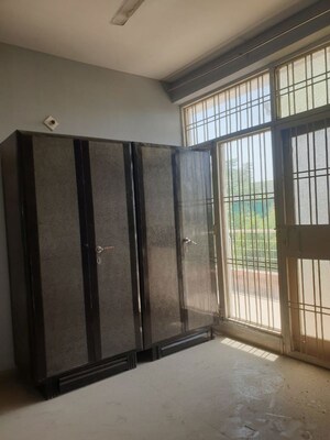 Room in 3 BHK Builder Floor at Rps Palms, Sector 88 – for Rent