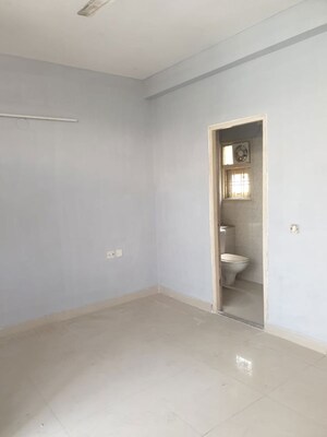 Room in 3 BHK Builder Floor at Rps Palms, Sector 88 – for Rent