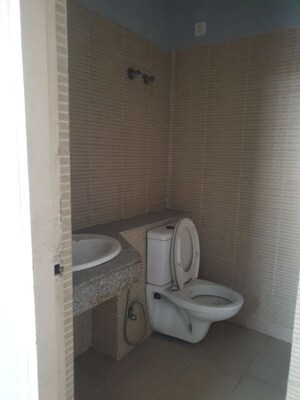 Bathroom in 3 BHK Builder Floor at Rps Palms, Sector 88 – for Rent