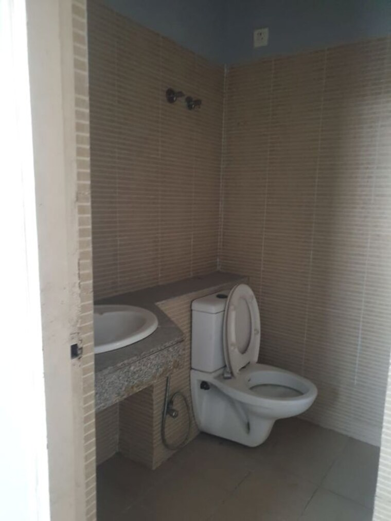 Bathroom, rps-palms 3 Bedroom 270 Sq.Ft. Builder Floor In Sector 88 Faridabad 10401329