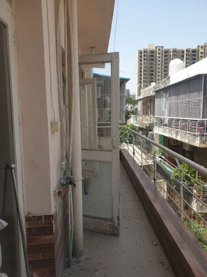 Balcony in 3 BHK Builder Floor at Rps Palms, Sector 88 – for Rent