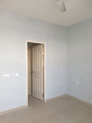 Room in 3 BHK Builder Floor at Rps Palms, Sector 88 – for Rent