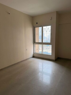 Room in 2 BHK Apartment at Dosti West County, Balkum Pada – for Rent