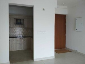 Room in 3 BHK Apartment at Prestige Gulmohar, Horamavu – for Rent