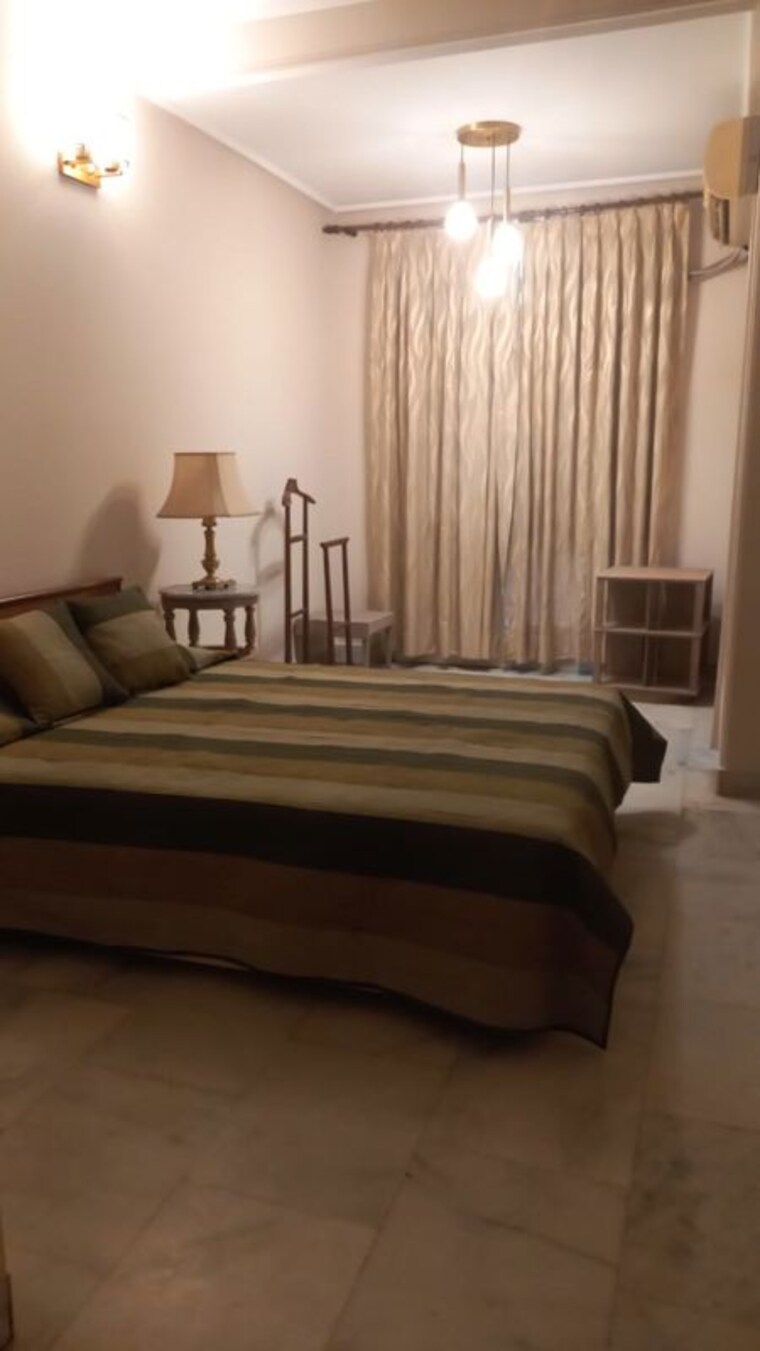 Bedroom, sector 57 2 Bedroom 190 Sq.Yd. Builder Floor In Sector 57 Gurgaon 10401493