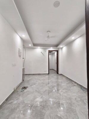 Room in 2 BHK Apartment at Saket – for Rent