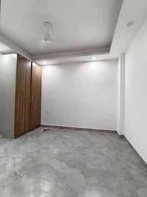 Room in 2 BHK Apartment at Saket – for Rent
