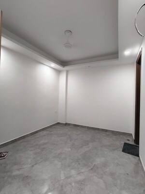 Room in 2 BHK Apartment at Saket – for Rent