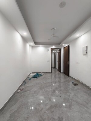 Room in 2 BHK Apartment at Saket – for Rent
