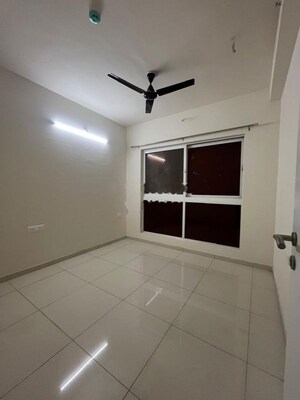 Room in 3 BHK Apartment at Raheja Vistas, Mahalunge – for Rent