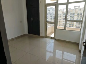 Room in 2 BHK Apartment at AIG Park Avenue, Sector 4 Greater Noida – for Sale