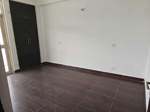 Room in 2 BHK Apartment at AIG Park Avenue, Sector 4 Greater Noida – for Sale