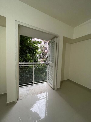Room in 2 BHK Apartment at Dream Metropark County, Balewadi – for Rent