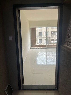 Room in 3 BHK Apartment at Mantra 29 Gold Coast Phase 3, Tingre Nagar – for Rent