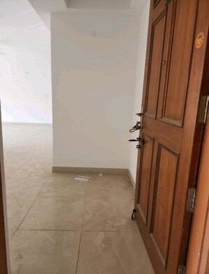 Room in 3 BHK Apartment at ATS Dolce, Zeta I Greater Noida – for Rent