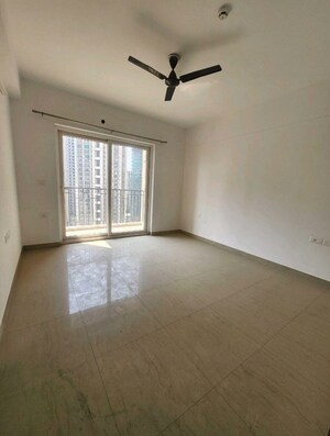 Room in 3 BHK Apartment at ATS Dolce, Zeta I Greater Noida – for Rent