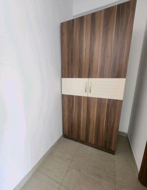 Room in 3 BHK Apartment at ATS Dolce, Zeta I Greater Noida – for Rent
