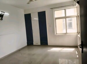 Room in 3 BHK Apartment at Omaxe Palm Greens, Mu Greater Noida – for Rent