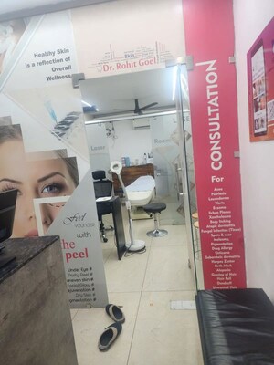 Team Area in  Shop at Gaur City Mall, Sector 4 Greater Noida – for Sale