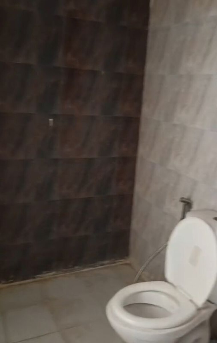 Bathroom, radicon-vedantam 3 Bedroom 1300 Sq.Ft. Apartment In Sector 16c Greater Noida Greater Noida 10015511