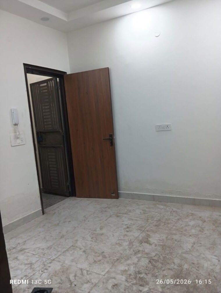 Room, rohini sector 25 2 Bedroom 450 Sq.Ft. Builder Floor In Rohini Sector 25 Delhi 10401687