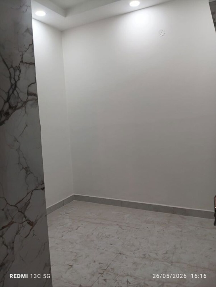 Room, rohini sector 25 2 Bedroom 450 Sq.Ft. Builder Floor In Rohini Sector 25 Delhi 10401687
