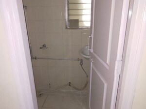 Bathroom in 1 BHK Apartment at Andheri West – for Rent