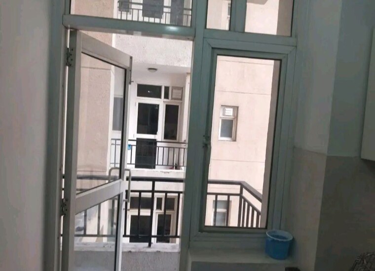 Balcony, omaxe-palm-greens 1 Bedroom 500 Sq.Ft. Apartment In Mu Greater Noida Greater Noida 10401718