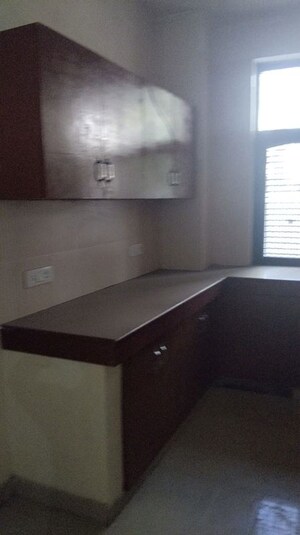 Kitchen in 3 BHK Builder Floor at Ansal Plaza Gurgaon, Palam Vihar – for Rent