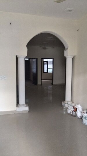 Room in 3 BHK Builder Floor at Ansal Plaza Gurgaon, Palam Vihar – for Rent