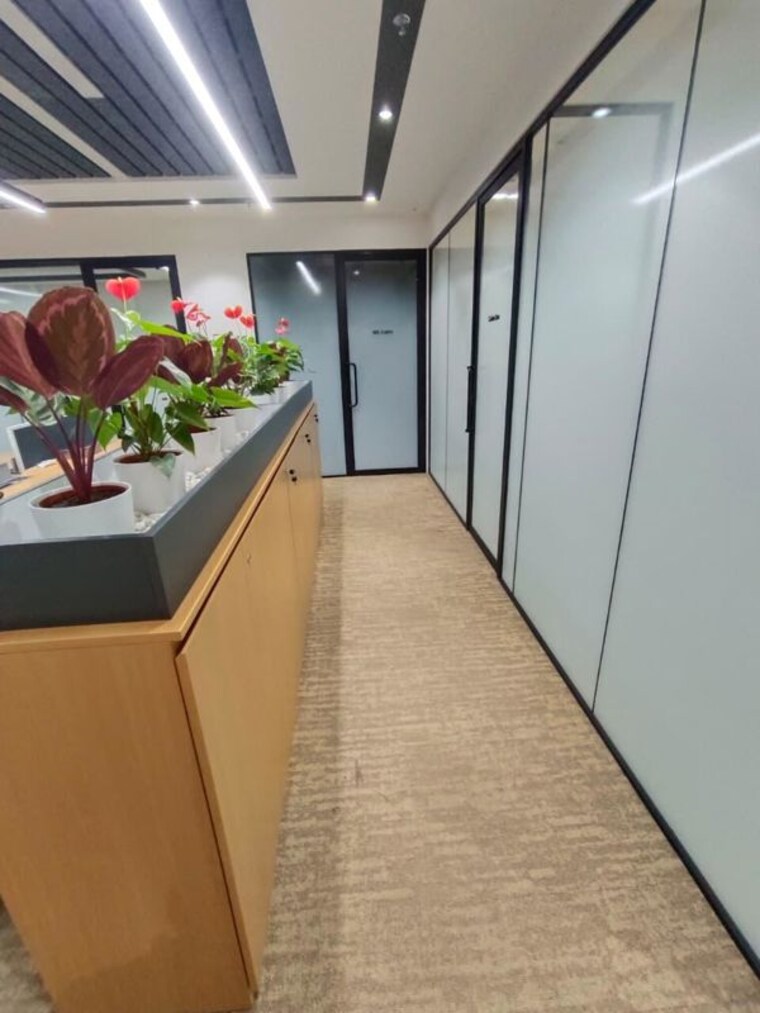 Balcony, one-lodha-place Commercial Office Space 1600 Sq.Ft. In Lower Parel Mumbai 10401838