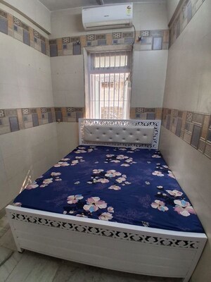 Bedroom in 1 BHK Apartment at Dahisar West – for Rent