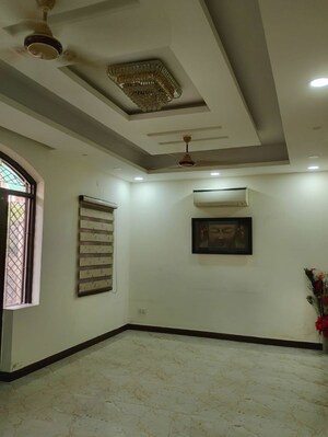 Room in 2 BHK Builder Floor at Sector 23 – for Rent