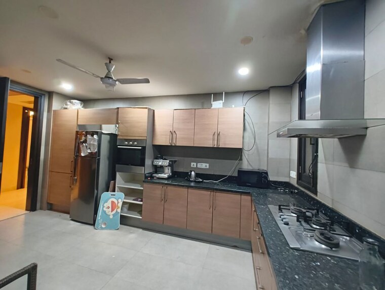 Living Room, hemkunt colony 4 Bedroom 450 Sq.Yd. Builder Floor In Hemkunt Colony Delhi 10401862