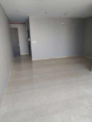 Room in 4 BHK Apartment at Oberoi Sky City, Borivali East – for Rent