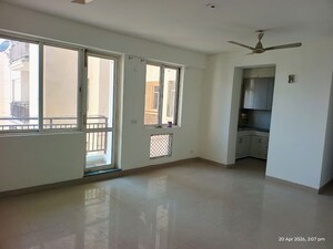 Room in 3.5 BHK Apartment at Jaypee Green Kosmos Phase II, Sector 134 – for Rent
