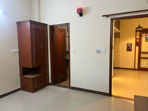 Room in 3 BHK Builder Floor at Ansal Plaza Sector-23, Sector 23 – for Rent