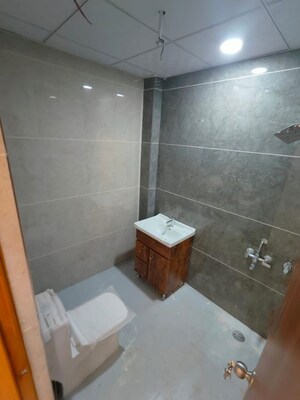 Furnished Amenities in 3 BHK Builder Floor at Sector 10a – for Rent