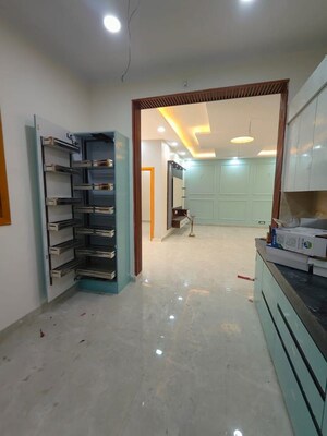 Parking in 3 BHK Builder Floor at Sector 10a – for Rent