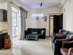 2 BHK Apartment For Rent in Gardenia Glory