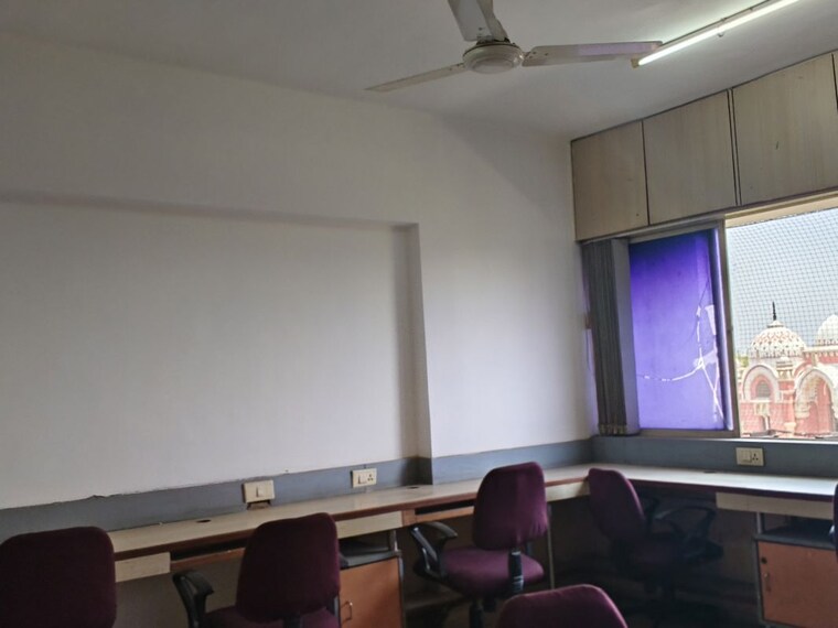 Team Area, sayajigunj Commercial Office Space 1500 Sq.Ft. In Sayajigunj Vadodara 10401992